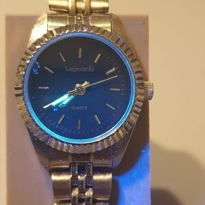 Vtg Lindenwold Goldtone/Black Stainless Steel Women's Watch